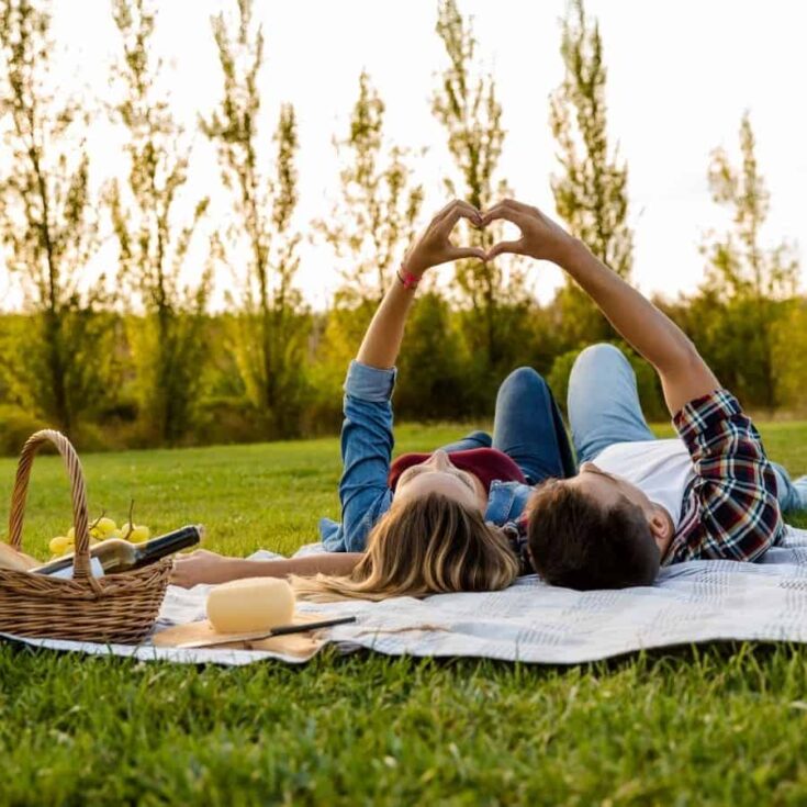 Image for 50 Spring date ideas for couples