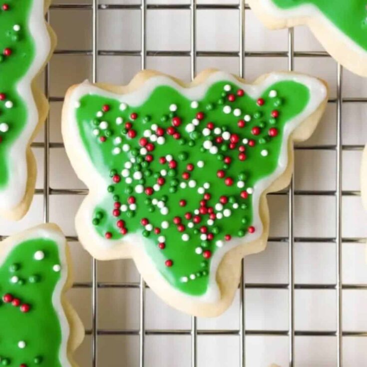 Easy to make sugar Christmas tree cookie