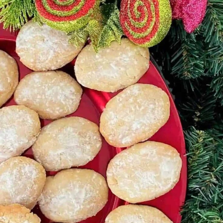Italian almond cookies perfect to serve as Christmas cookies