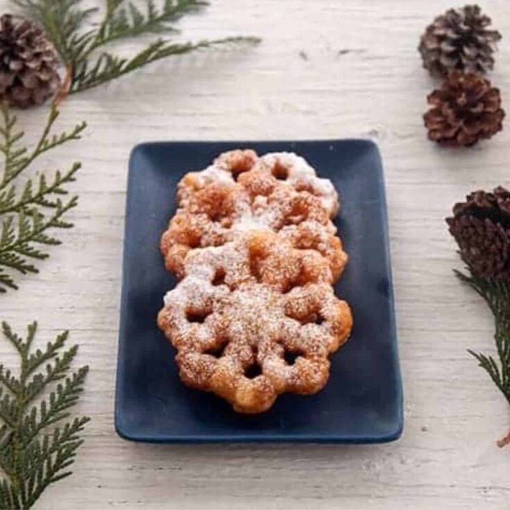 Secondary rosette cookies perfect to serve as Christmas cookies