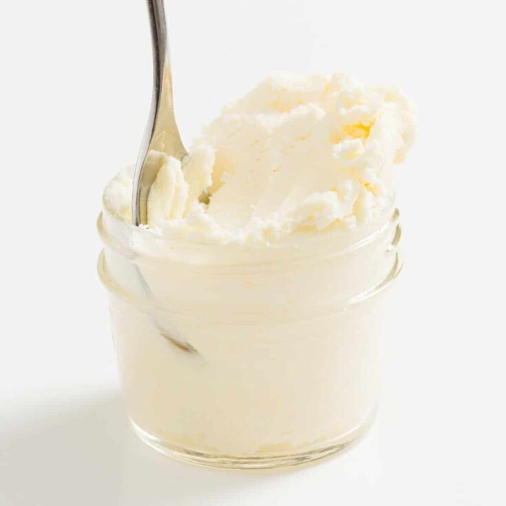 Easy homemade clotted cream perfect for an English afternoon tea party
