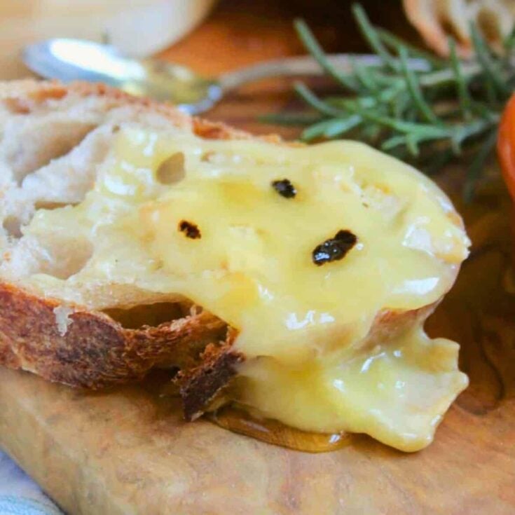 Baked camembert cooked after reading these Thanksgiving appetizers
