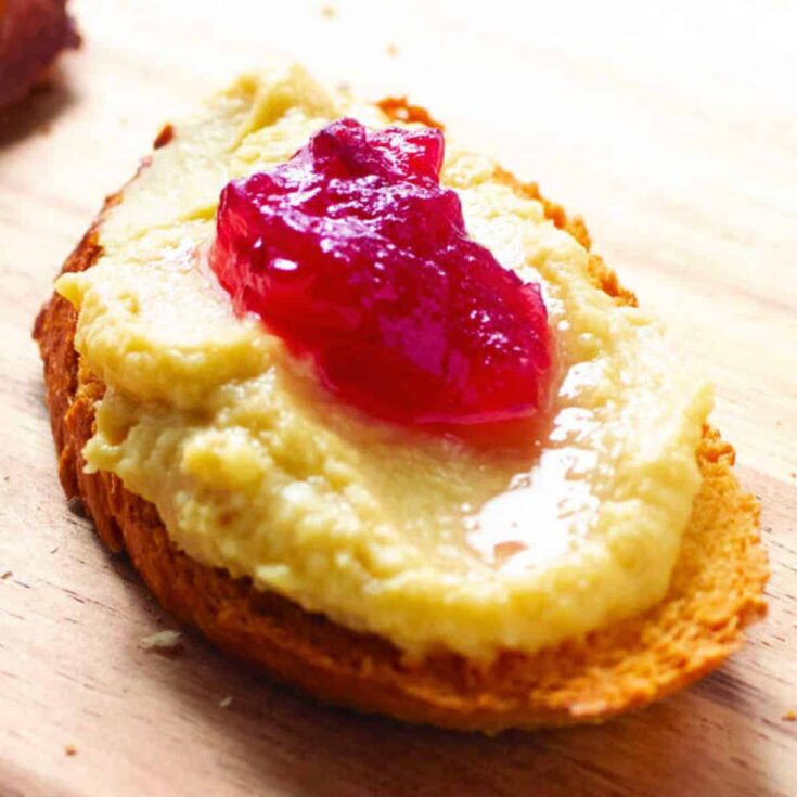 Cranberry hummus bites cooked after reading these Fall appetizers recipe