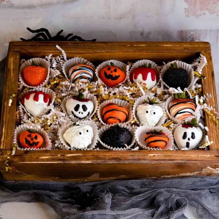 Halloween chocolate covered strawberries prepared after reading these Halloween starters