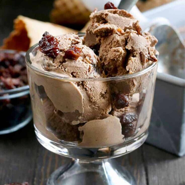 Rum raisin chocolate ice cream, prepared after reading these homemade ice cream
