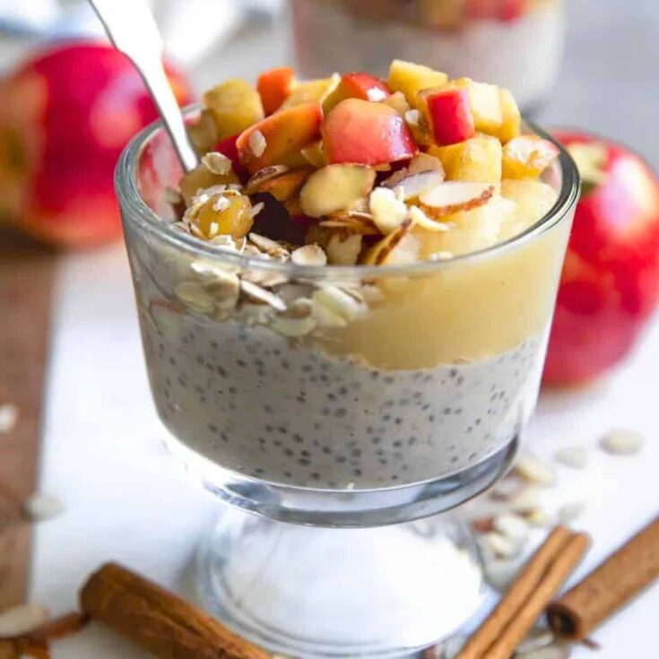 Apple cinnamon overnight oats prepared after reading these Fall breakfast ideas