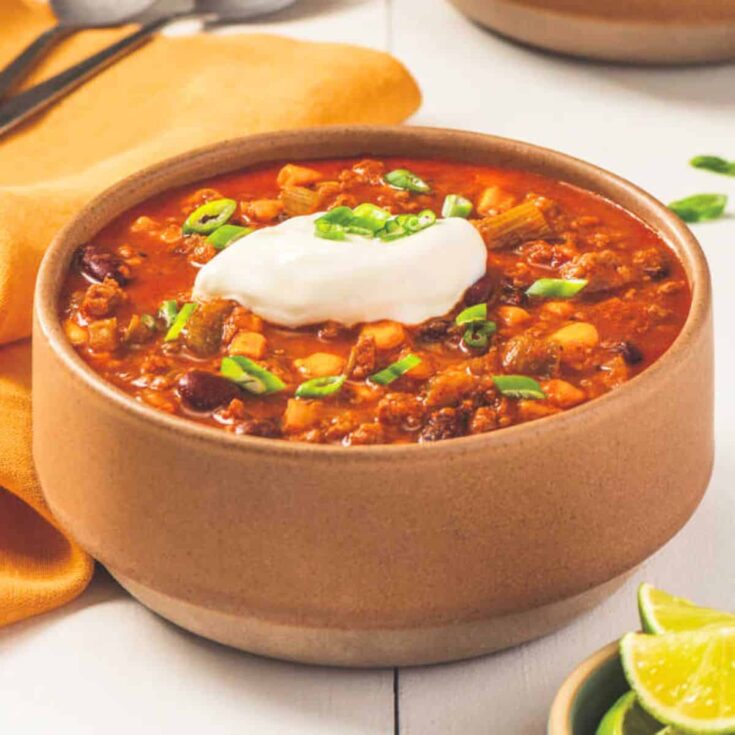A bowl of chili con carne cooked after reading these Comfort food recipes