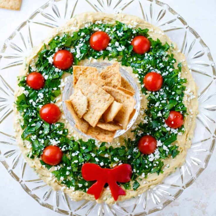 Christmas Hummus wreath prepared after reading these Christmas appetizers