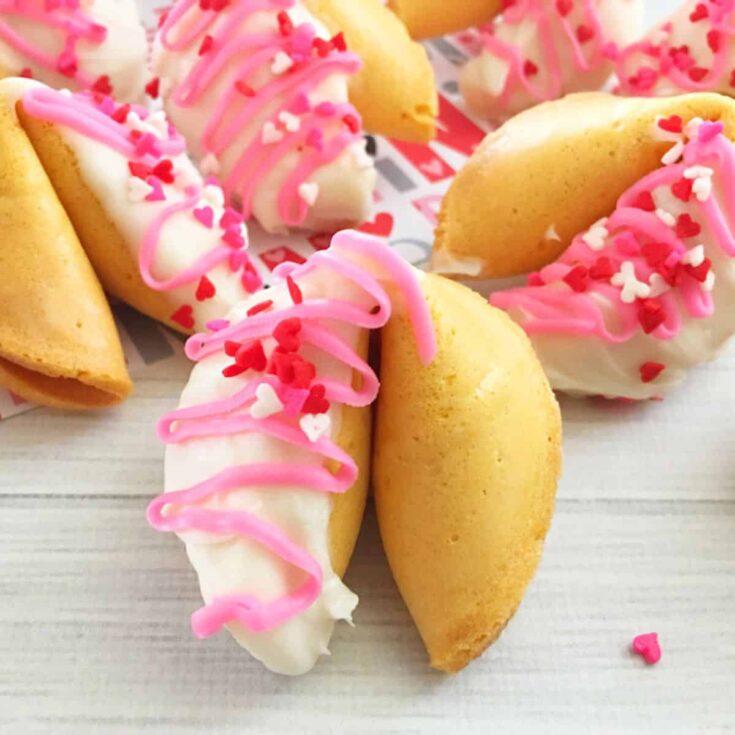 A set of Valentine fortune cookies