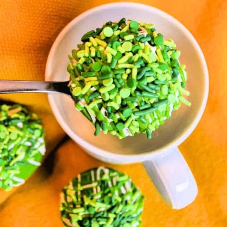 Hot cocoa bombs made after reading these St. Patricks Day treats