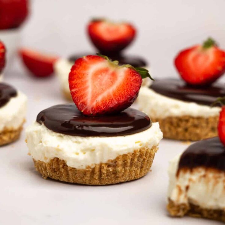 No bake mini cheesecakes topped with strawberry made after reading these Bite sized desserts
