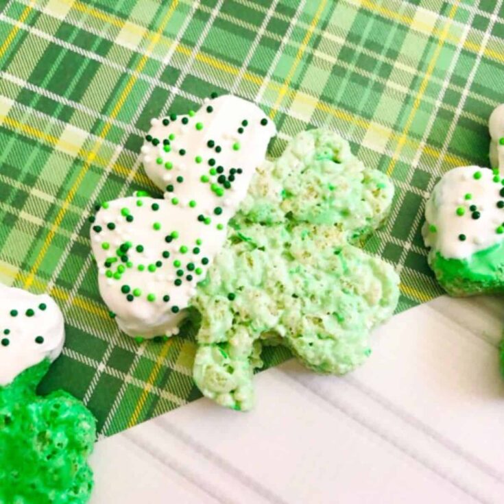 Shamrock Rice Krispies treats made after reading these St. Patricks Day treats