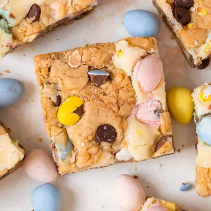 Mini egg cheesecake cookie bars