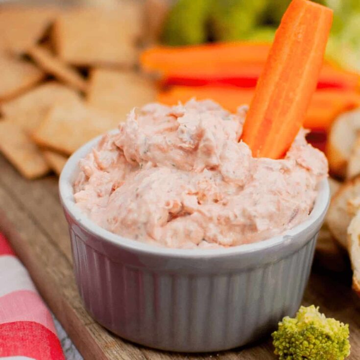 Smoked salmon dip with cream cheese