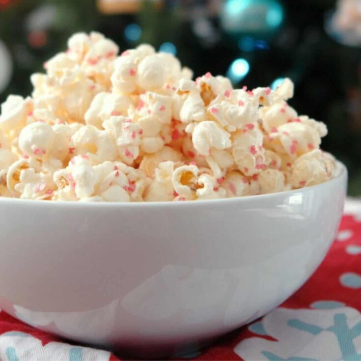 A bowl of white chocolate peppermint popcorn