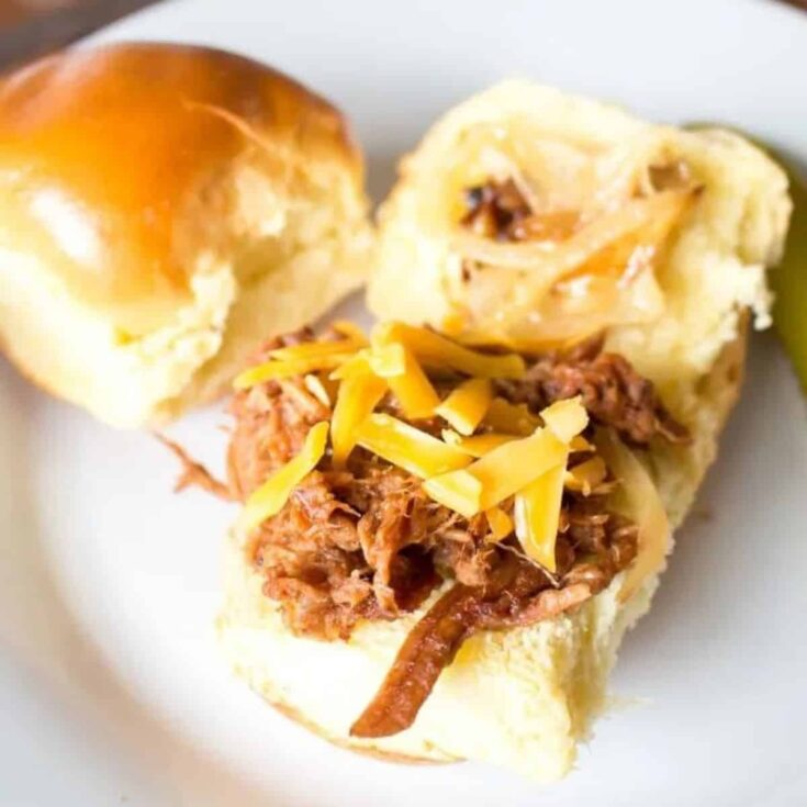 Slow cooker pulled pork sliders