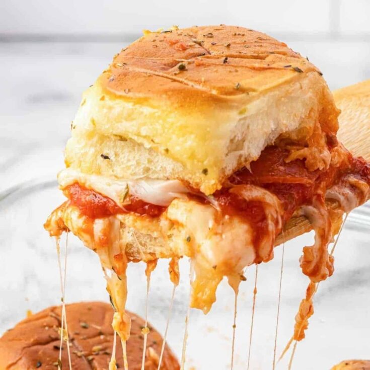Pulled pizza sliders