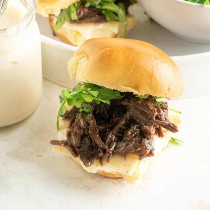Roast beef sliders with horseradish mayo