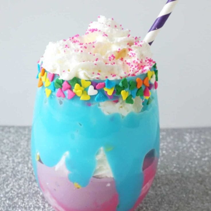 Sparkle unicorn milkshake