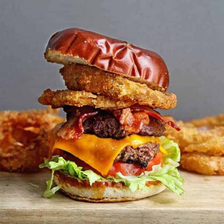 Pub bacon cheddar burger
