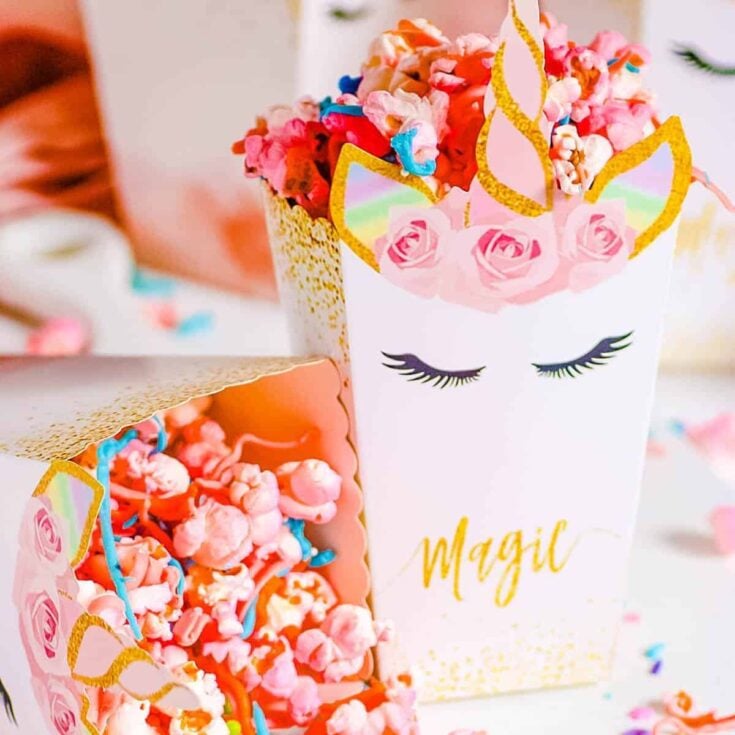 Unicorn popcorn treat