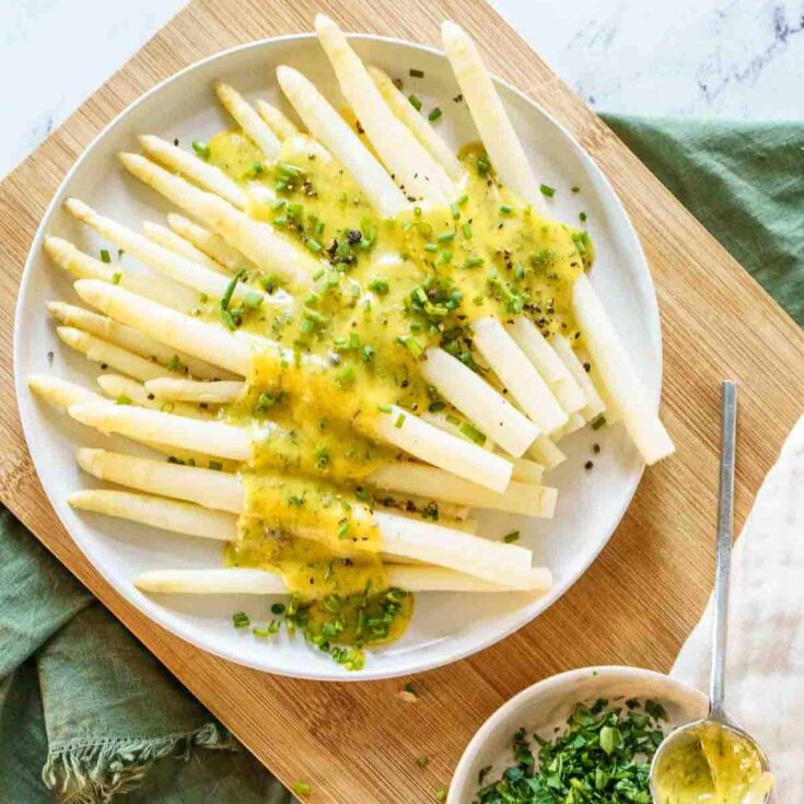 White asparagus recipe with Hollandaise sauce