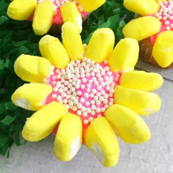 Easter sunflower-shaped cupcakes