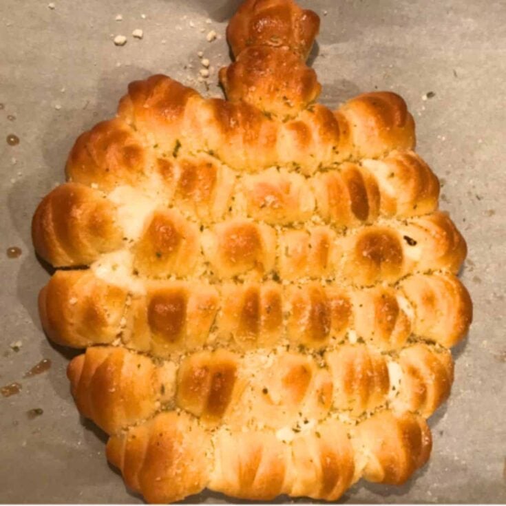 Pumpkin shaped pull apart bread made after reading these Halloween lunch ideas