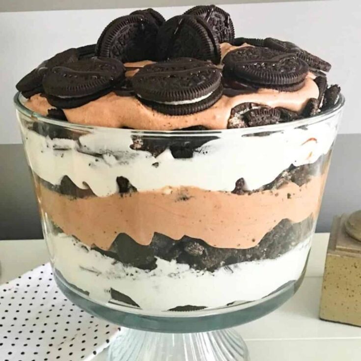 Oreo cookies chocolate Christmas trifle