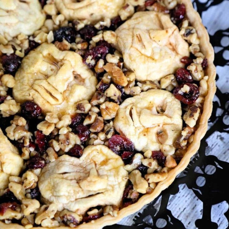 Shrunken heads Halloween tart