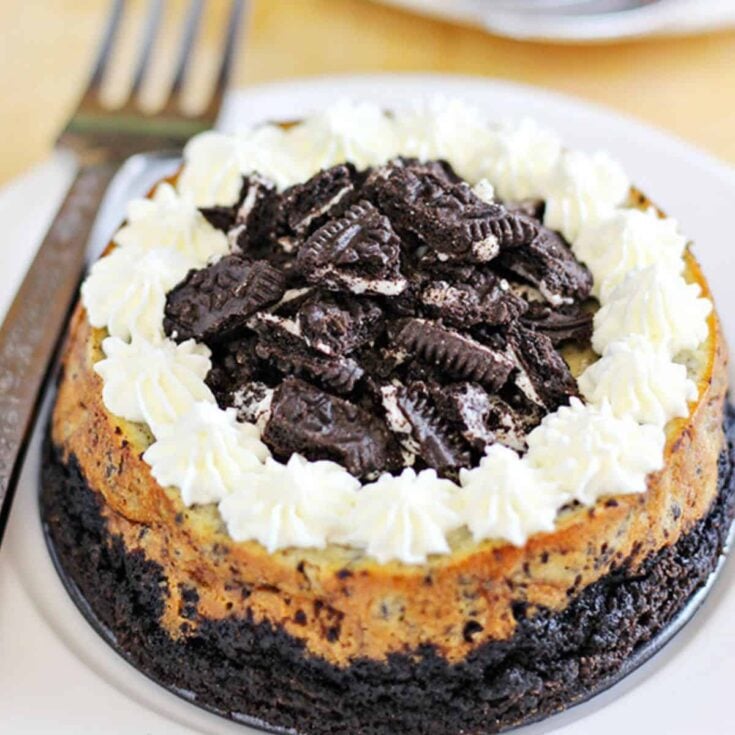 Mini oreo cheesecakes for two made after reading these easy romantic desserts