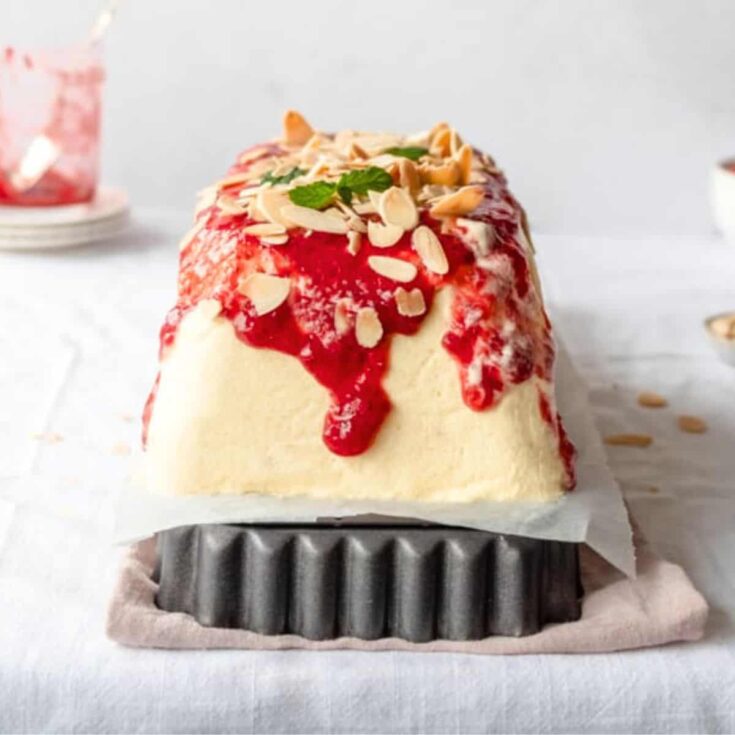 Praline strawberry semifreddo