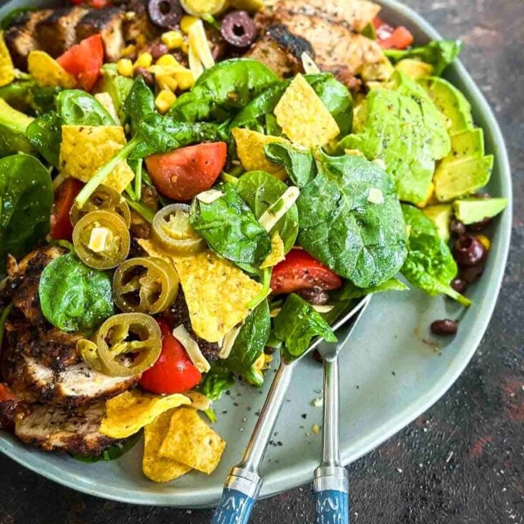 A plate of Santa Fe salad with chicken