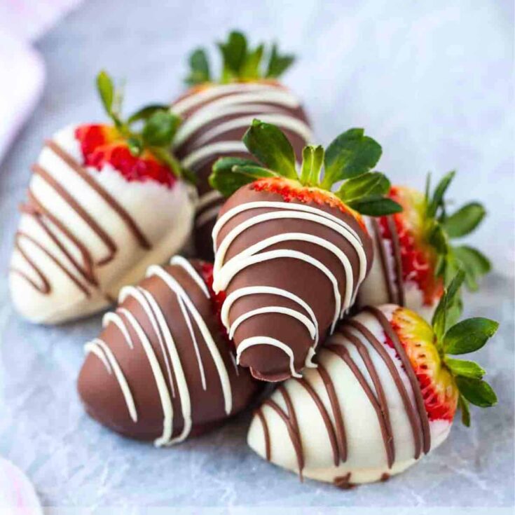 Chocolate covered strawberries dessert
