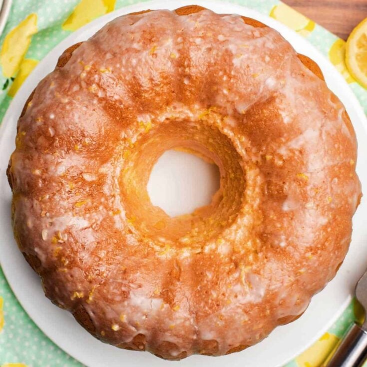 Lemon bundt cake dessert