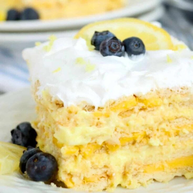 Old-fashioned lemon icebox cake