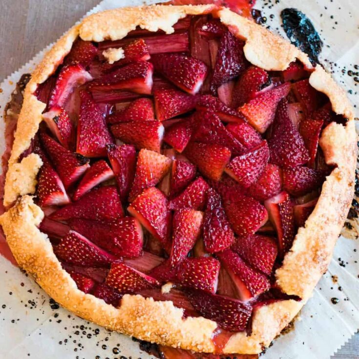 Rhubarb and strawberry crostata dessert
