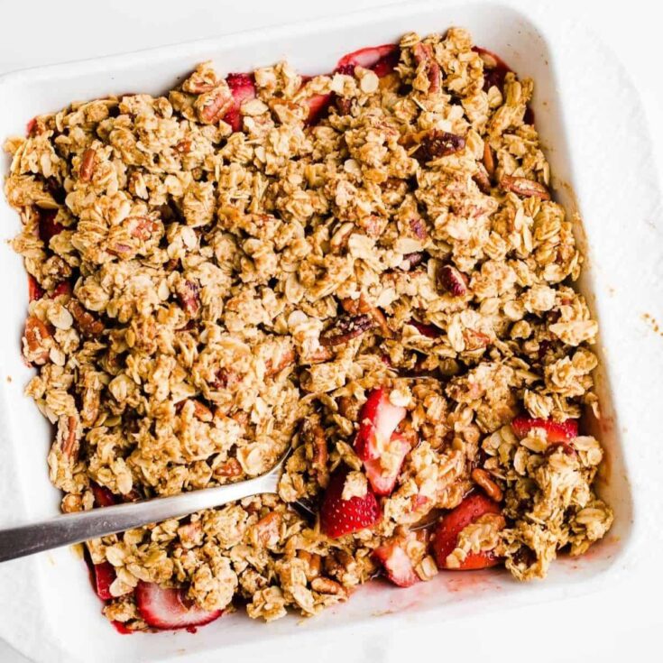 Strawberry crisp dessert
