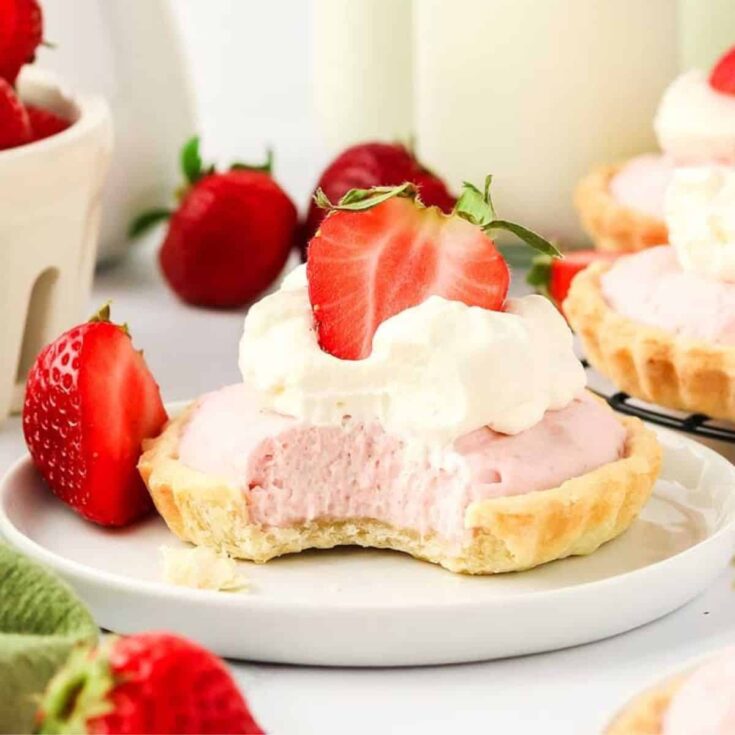 Strawberry mousse tartlets