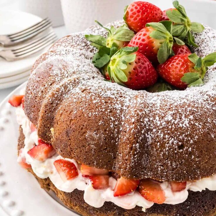 Strawberry shortcake bundt cake