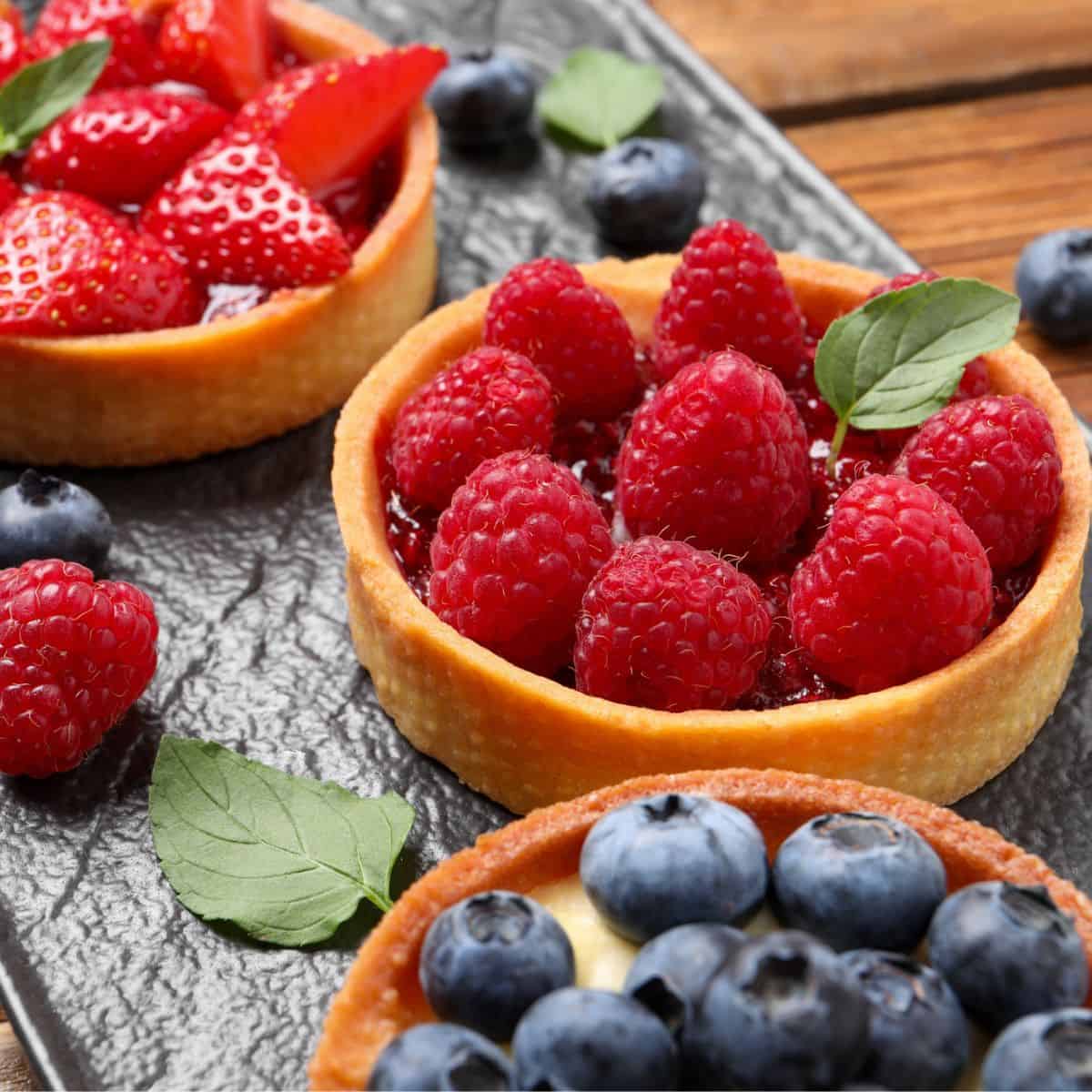 Fruit tartlets: examples of fancy desserts perfect for a special occasion or date night