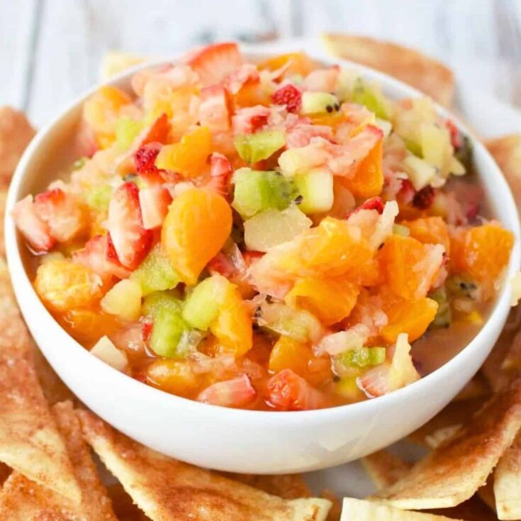 Fruit salsa with cinnamon chips