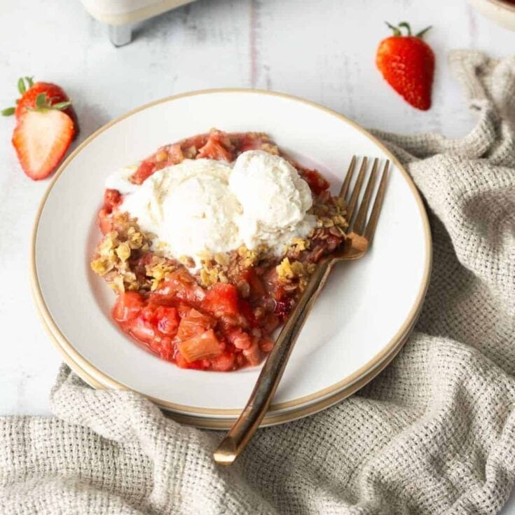A plate of gluten-free strawberry rhubarb crisp