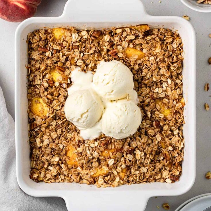 Peach crisp dessert