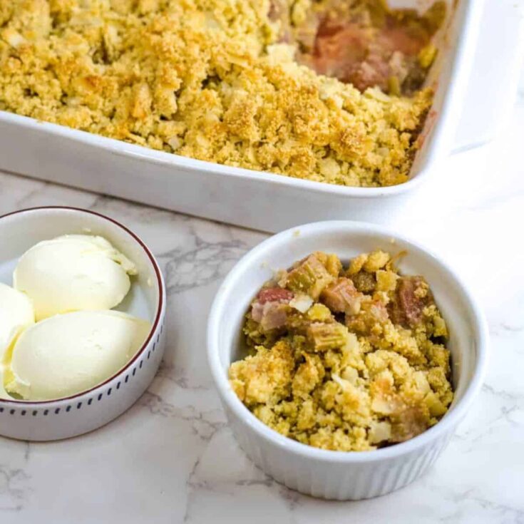 Rhubarb and strawberry crumblearb