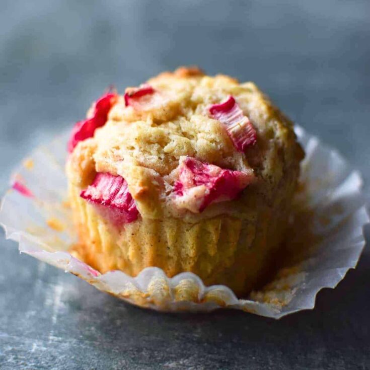 Sour cream rhubarb muffins