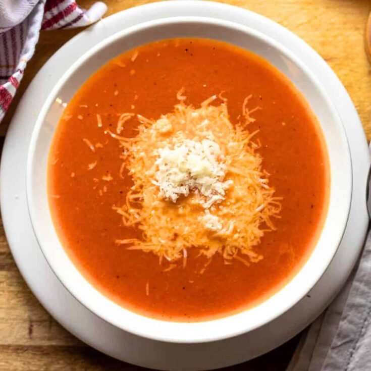 Roasted red pepper and tomato fall soup