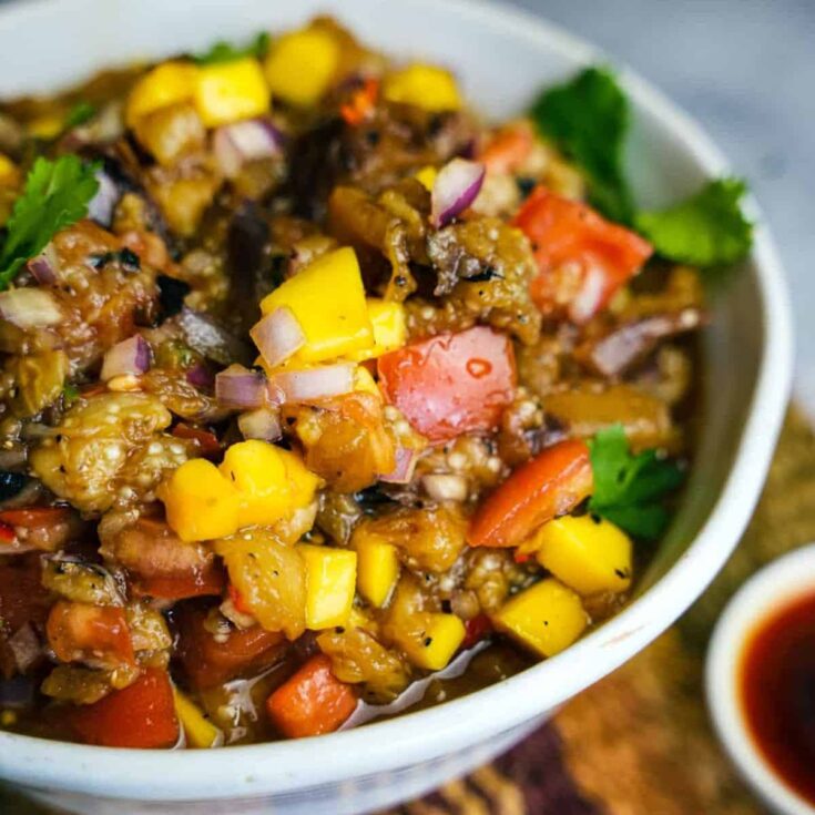 A bowl of Ensaladang talong