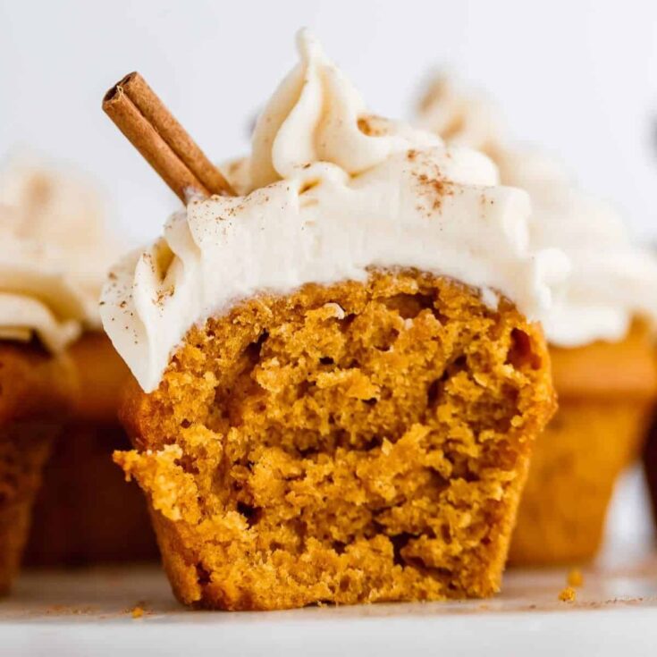 Pumpkin cupcakes with cream cheese