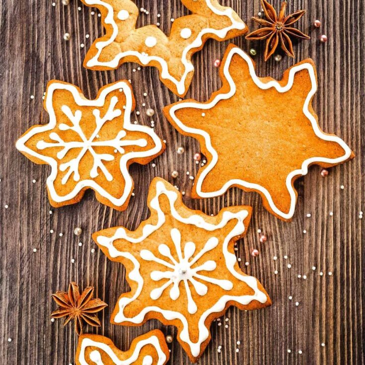 Gingerbread snowflakes cookies
